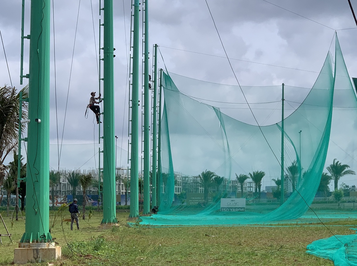 Toàn cảnh công trường sân tập golf